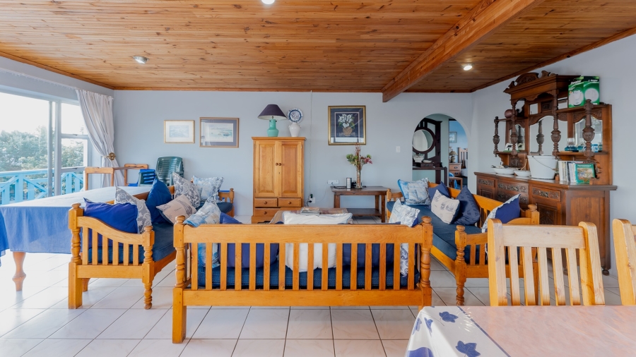 7 Bedroom Property for Sale in Struisbaai Western Cape